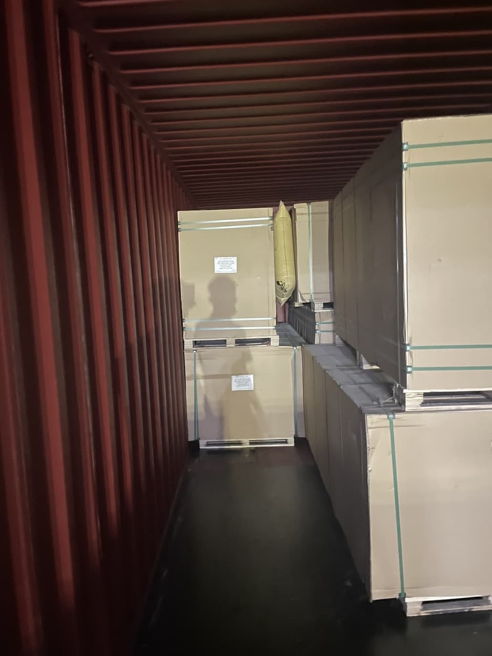 Plywood container loading at LELOI factory in Vietnam 4