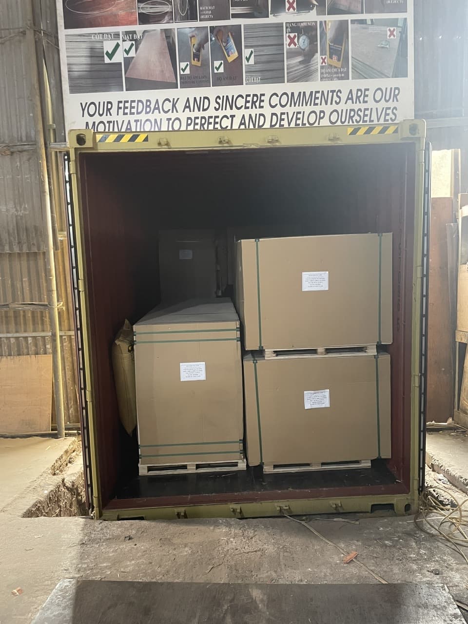 Plywood container loading at LELOI factory in Vietnam 5