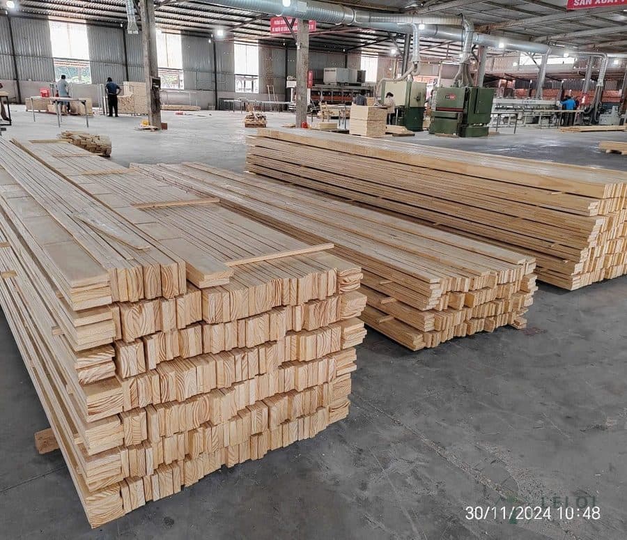 Primed Moulding (Finger-Joint) production at LELOI factory Vietnam