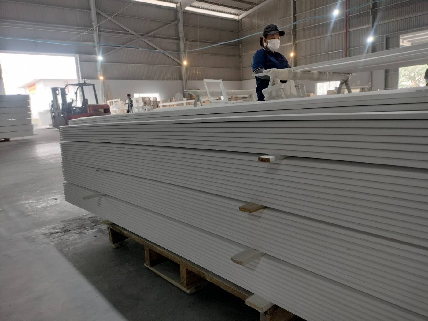 Primed Moulding (Finger-Joint) 4 — LELOI Vietnam